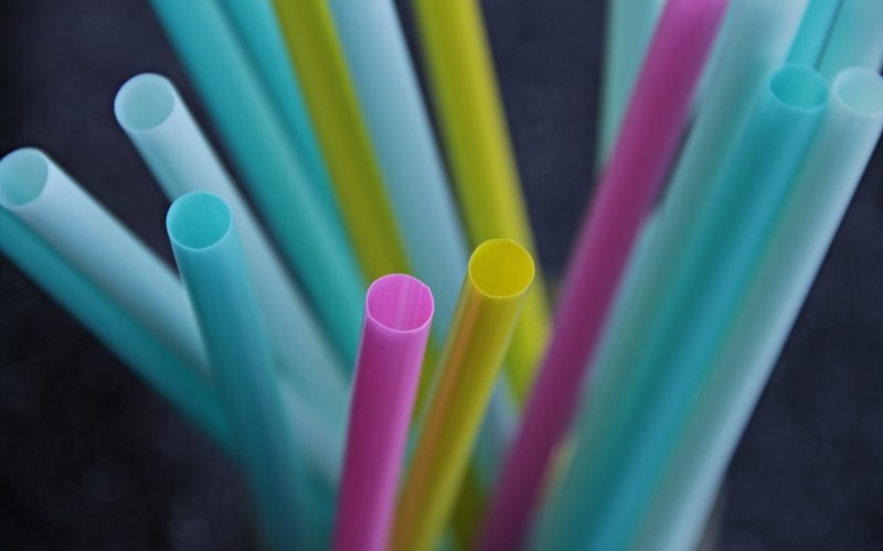 Nestlé eliminará todas las pajitas de plástico de sus productos en febrero
