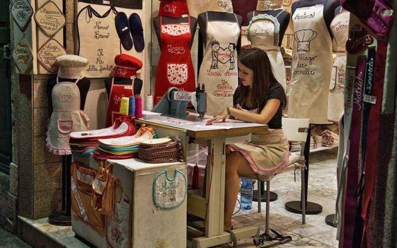 Las exigencias de las marcas de ropa propician prácticas abusivas en las  fábricas | Sirse