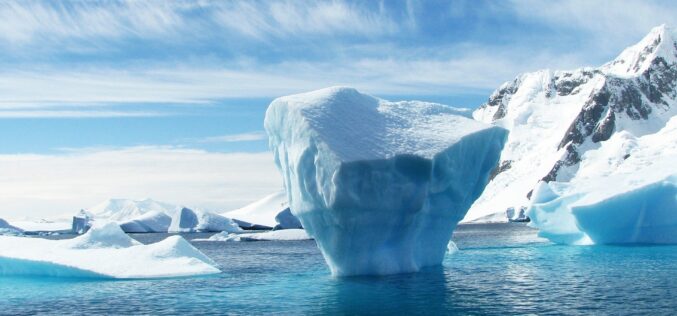 Microplásticos encontrados por primera vez en hielo antártico