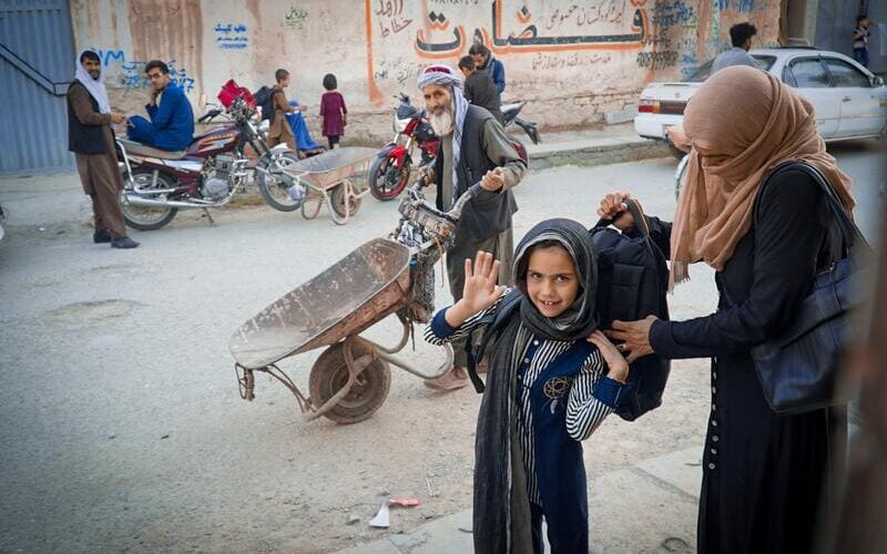 Los peores y los mejores lugares para nacer si eres niña: de Malí a Japón, pasando por Yemen