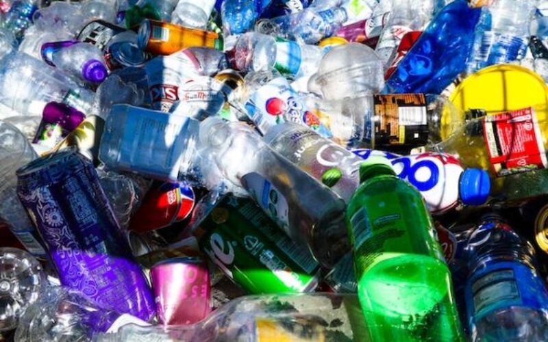 Colombia sin Plástico: Retos y Oportunidades en la Lucha contra la Contaminación Plástica