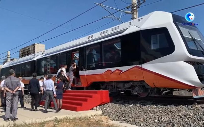 El único tren de Sudamérica que funciona con energía solar y litio: se conectará con Machu Picchu